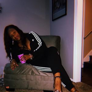 Meet your Posher, Kira